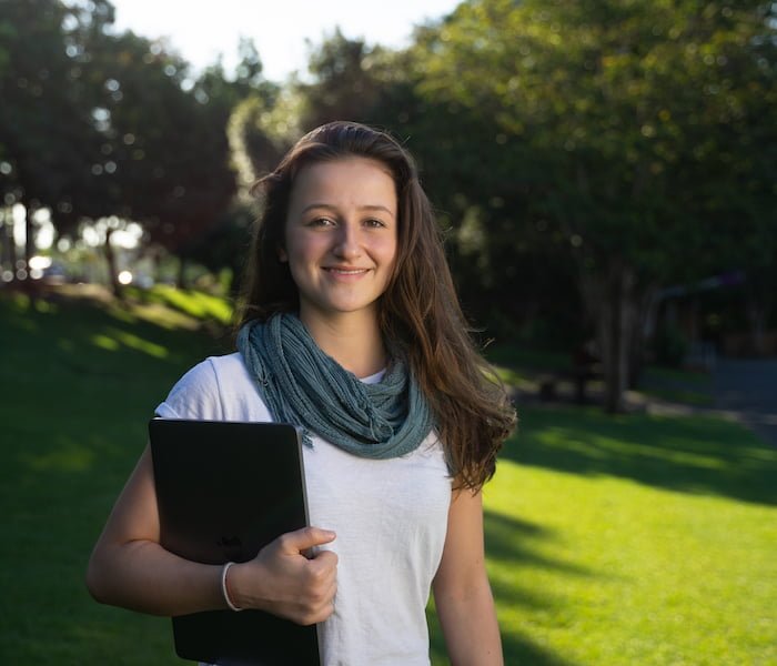 English Unlimited student in parkland after her private English lesson